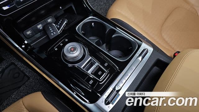 Kia Carnival 2023 — Şəkil 9/20