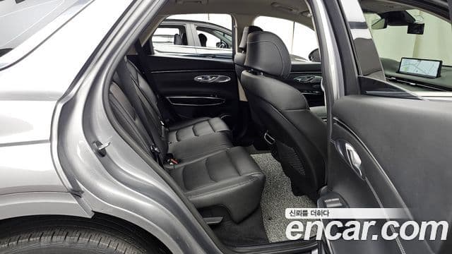 Genesis GV70 2022 — Şəkil 12/20