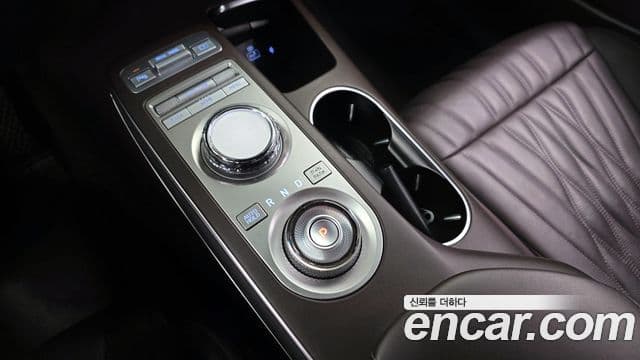 Genesis GV70 2021 — Şəkil 9/20