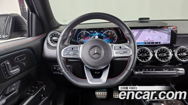 Mercedes-Benz GLB-Class 2021 — фото 13 из 20