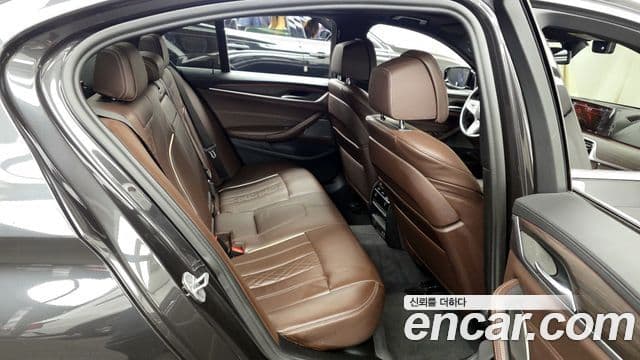 BMW 5 Series 2020 — Şəkil 12/20