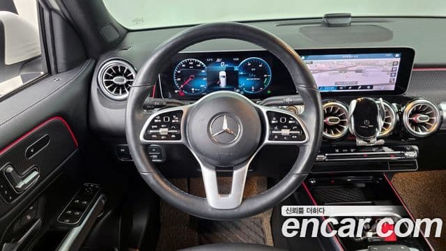 Mercedes-Benz GLB-Class 2020 — ფოტო 13/20