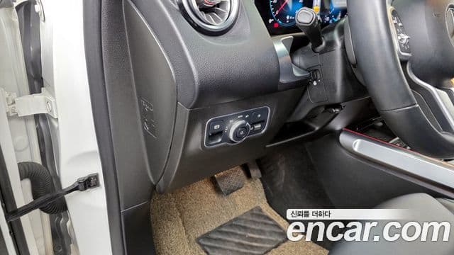 Mercedes-Benz GLB-Class 2020 — ფოტო 17/20