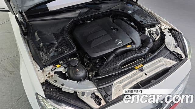 Mercedes-Benz C-Class 2019 — Photo 3/20