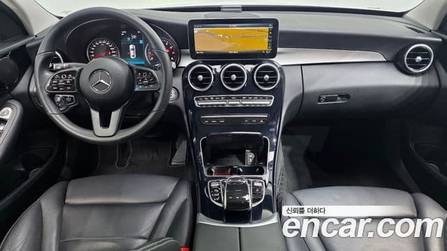 Mercedes-Benz C-Class 2019 — Photo 16/20