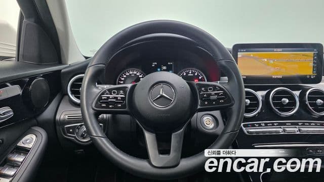 Mercedes-Benz C-Class 2019 — Photo 19/20