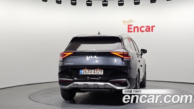 Kia Sportage 2023 — ფოტო 4/20