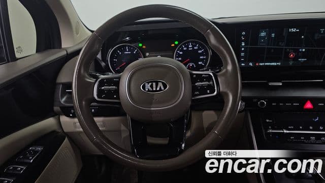 Kia Carnival 2020 — фото 13 из 20