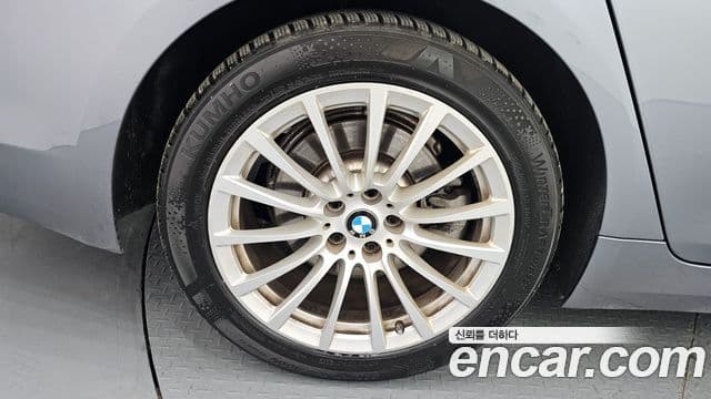 BMW 5 Series 2019 — ფოტო 5/20