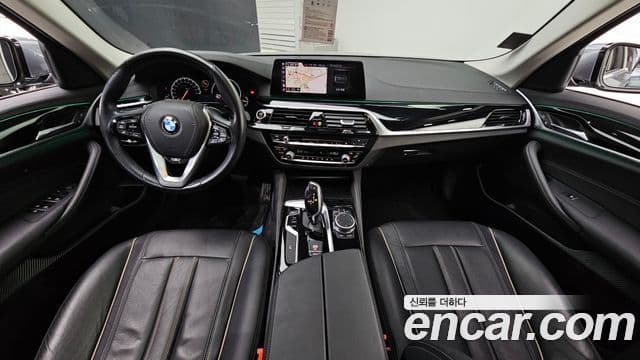 BMW 5 Series 2019 — ფოტო 7/20