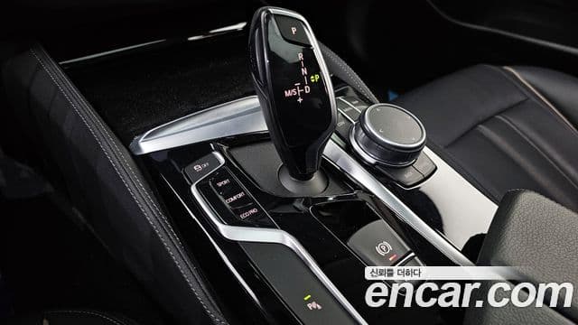BMW 5 Series 2019 — ფოტო 9/20