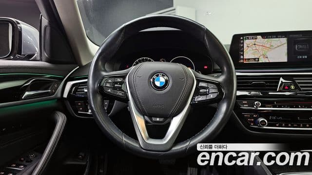 BMW 5 Series 2019 — ფოტო 13/20
