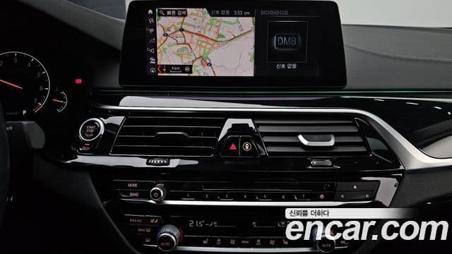 BMW 5 Series 2019 — ფოტო 14/20