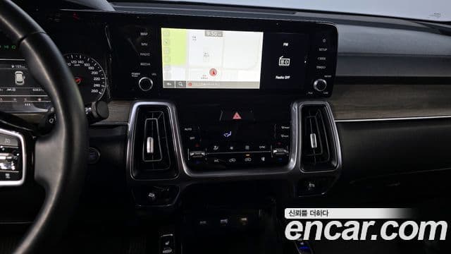 Kia Sorento 2023 — Фото 16/20