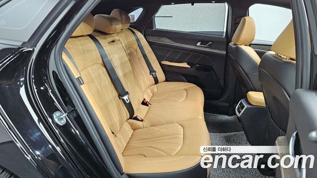 Kia K5 2023 — ფოტო 12/20