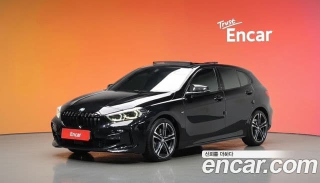 BMW 1 Series 2022 — Фото 1/20