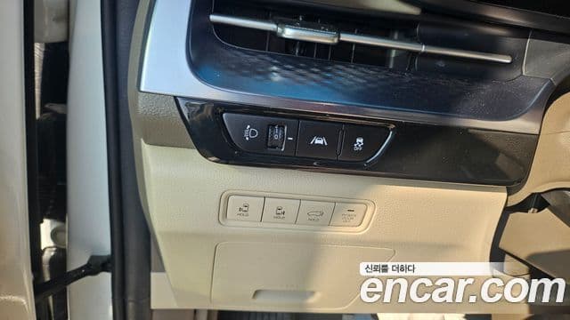 Kia Carnival 2022 — Şəkil 16/20