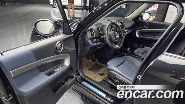 Mini Cooper S Countryman 2023 — фото 10 из 20