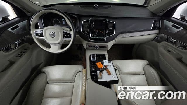 Volvo XC90 2021 — ფოტო 6/20