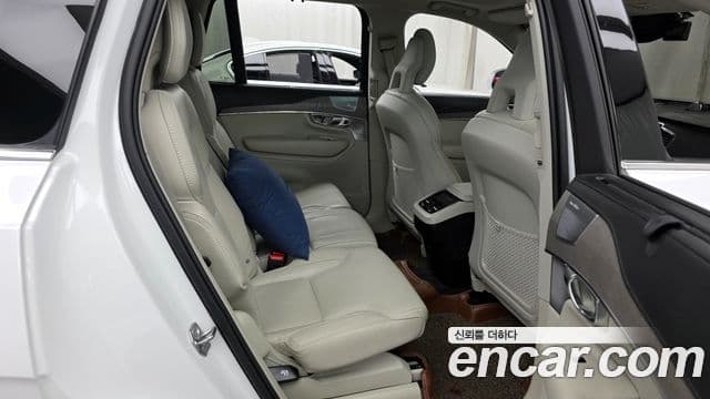 Volvo XC90 2021 — ფოტო 11/20