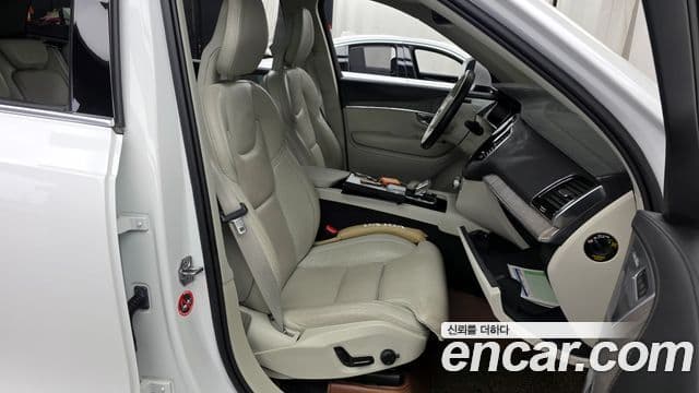 Volvo XC90 2021 — ფოტო 12/20