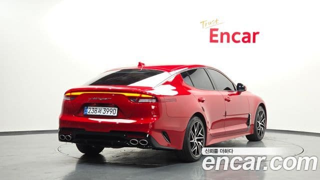 Kia Stinger 2021 — ფოტო 2/20