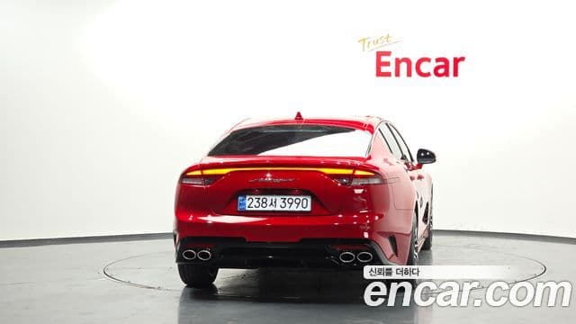Kia Stinger 2021 — ფოტო 4/20