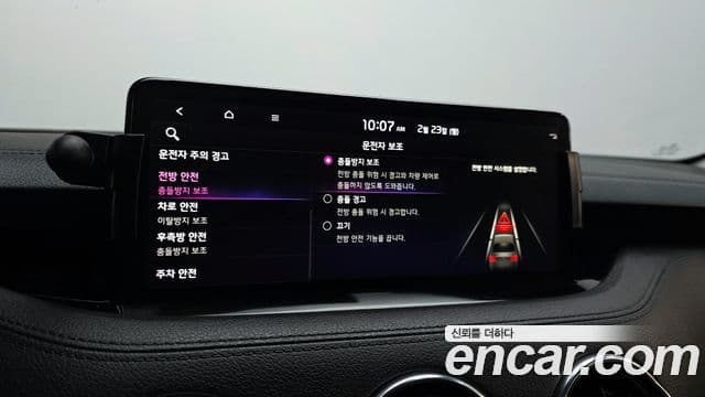 Kia Stinger 2021 — ფოტო 17/20