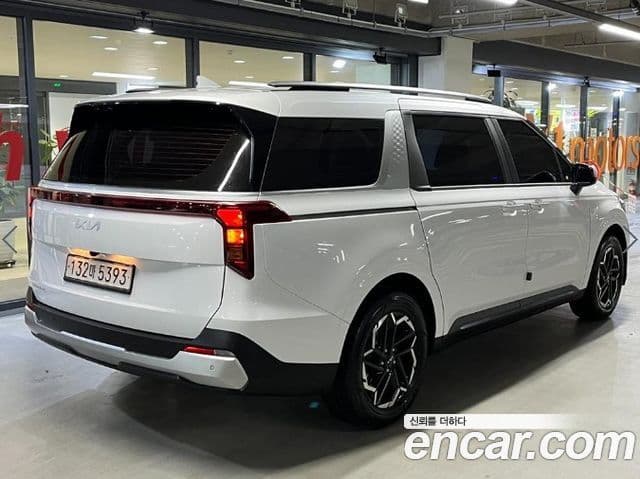 Kia Carnival 2024 — Şəkil 3/18