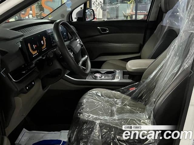 Kia Carnival 2024 — Şəkil 10/18
