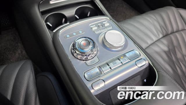 Genesis G90 2022 — Photo 4/20