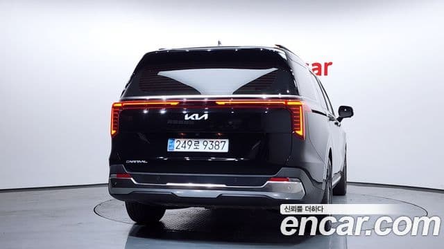 Kia Carnival 2023 — Photo 9/20