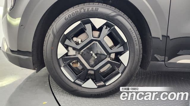 Kia Carnival 2023 — Photo 19/20
