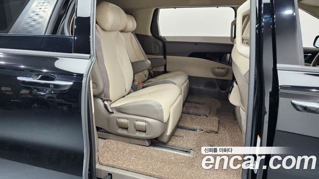 Kia Carnival 2023 — Photo 10/20