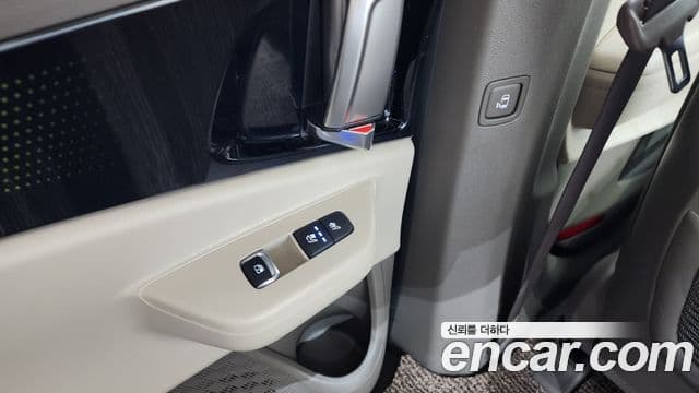 Kia Carnival 2023 — Photo 12/20