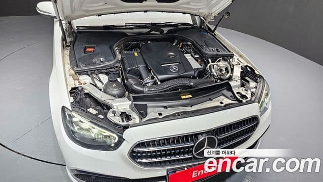 Mercedes-Benz E-Class 2021 — ფოტო 6/20