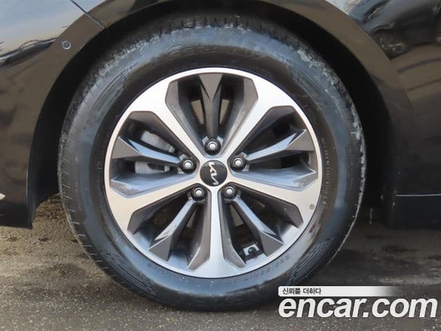 Kia K8 2022 — Şəkil 19/20