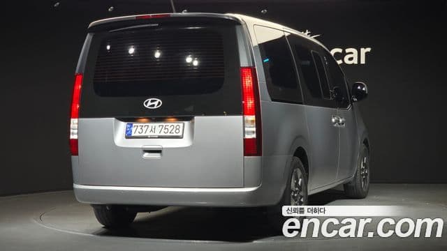 Hyundai Staria 2024 — Photo 17/20