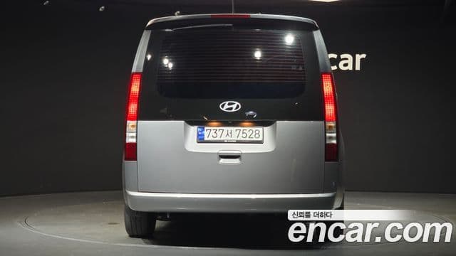 Hyundai Staria 2024 — Photo 13/20