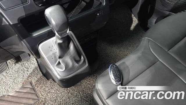 Hyundai Staria 2024 — Photo 1/20