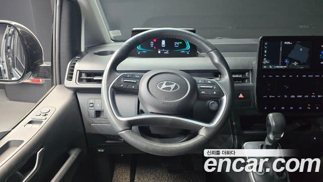 Hyundai Staria 2024 — Photo 12/20