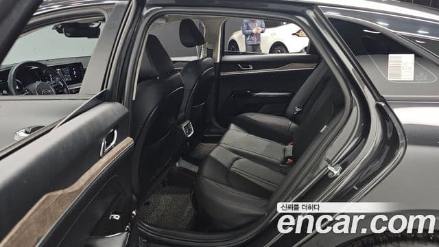 Kia K5 2021 — ფოტო 12/20