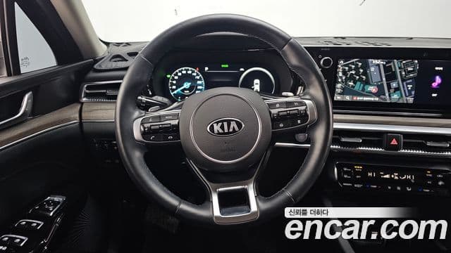Kia K5 2021 — ფოტო 13/20