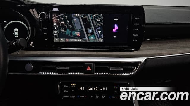 Kia K5 2021 — ფოტო 14/20