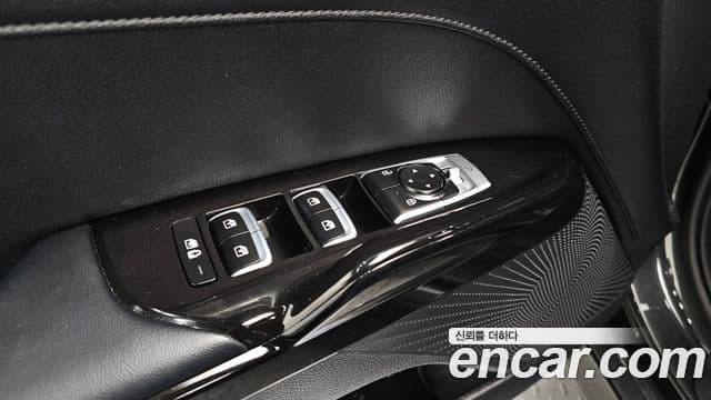 Kia K5 2021 — ფოტო 17/20