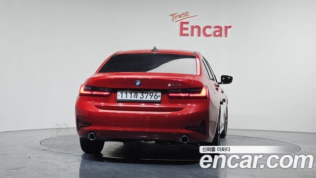 BMW 3 Series 2019 — ფოტო 4/20