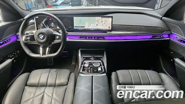 BMW 7 Series 2023 — ფოტო 7/20