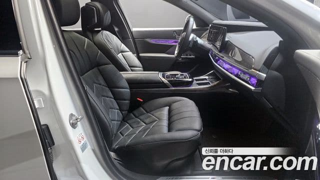 BMW 7 Series 2023 — ფოტო 11/20