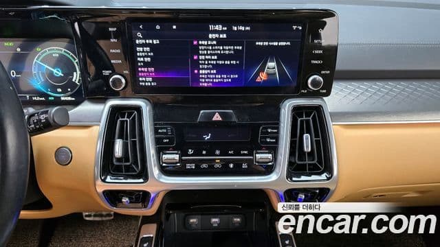 Kia Sorento 2022 — ფოტო 14/20