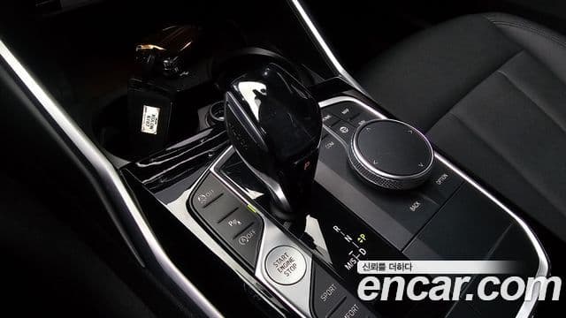 BMW 3 Series 2019 — Şəkil 8/20